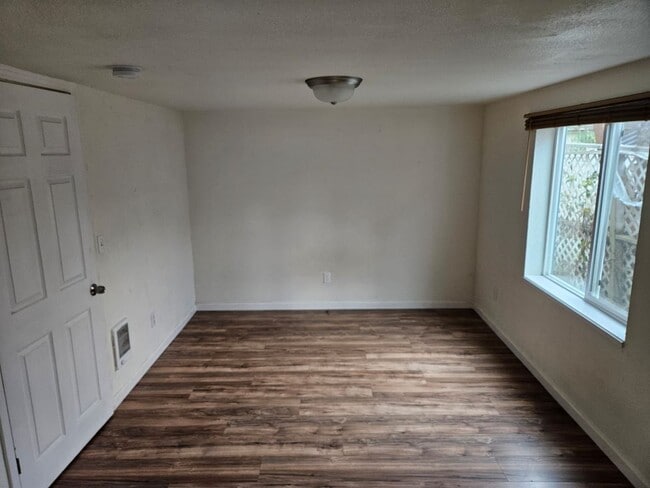 Photo - 444 N Elm St