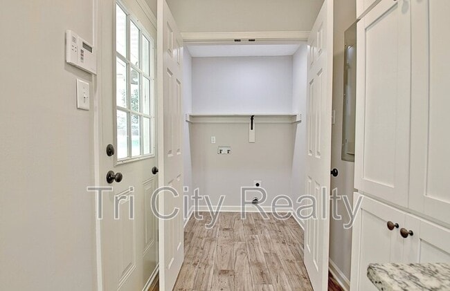 Photo - 208 Brooks Rd