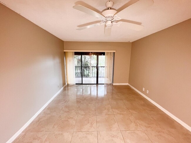 Photo - 5939 Forest Hill Blvd Unit 203