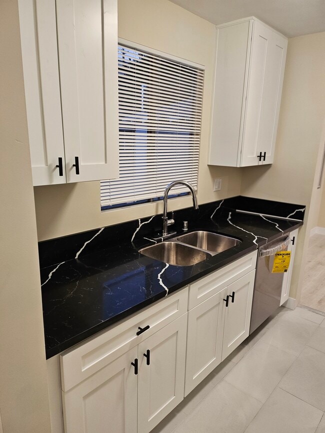 Photo - 2017 W Victory Blvd House