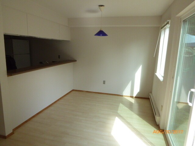 Photo - 1 Bed 1.5 Bath 2 Story Townhome in Hampton...