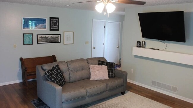 Photo - 1005 Weschester Ct