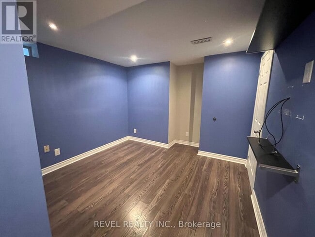 Photo - 194 Willowbrook Dr