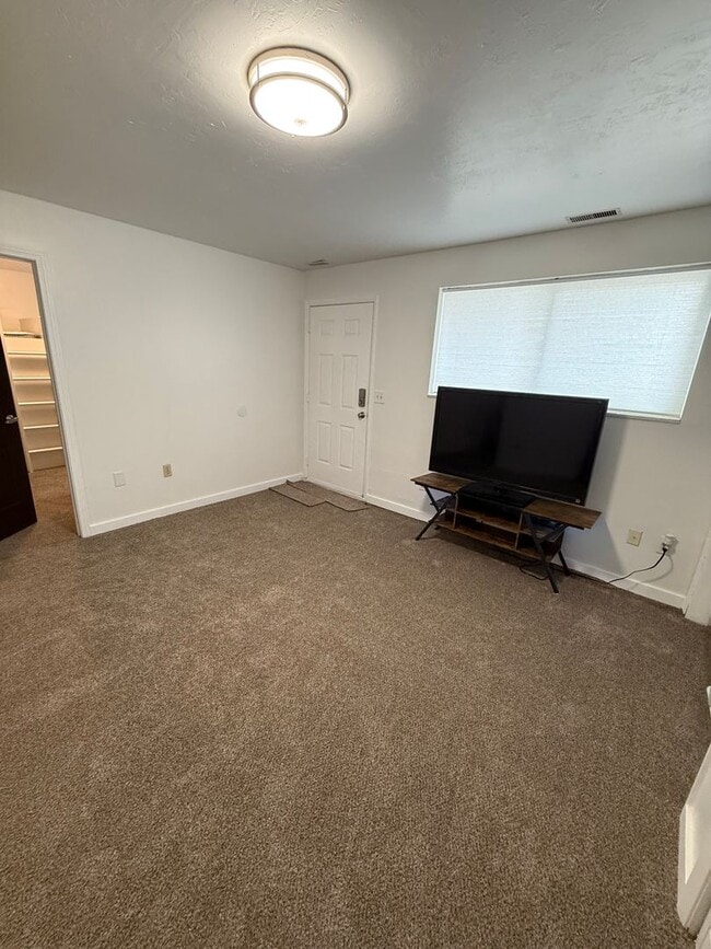 Photo - 420 Mill Rd Unit 1