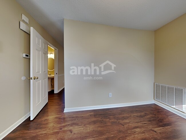 Photo - 5535 Bridgegate Dr