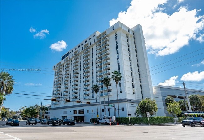 Building Photo - 13499 Biscayne Blvd Unit 807