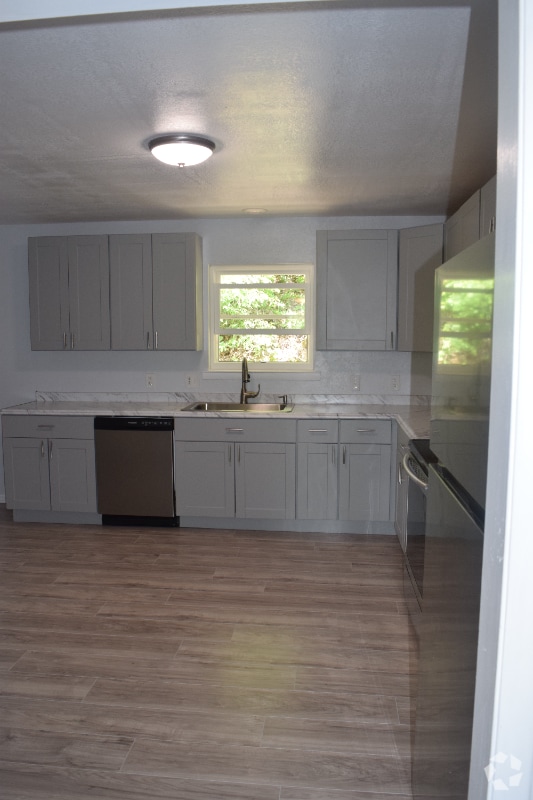 Building Photo - 229 Cliftview Dr Rental