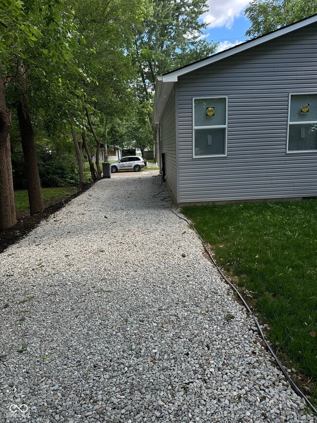 Photo - 2127 Haines Ave
