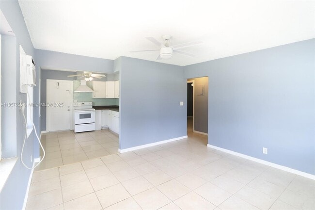 Building Photo - 1504 N 24th Ave Unit 1504 Rental