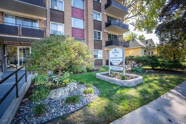 Photo - Embassy Apartments