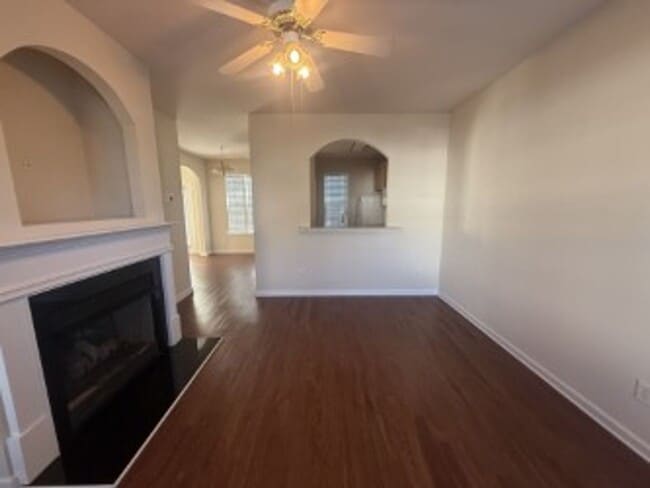 2413 Woodridge Dr Unidad 2413 Woodridge Drive