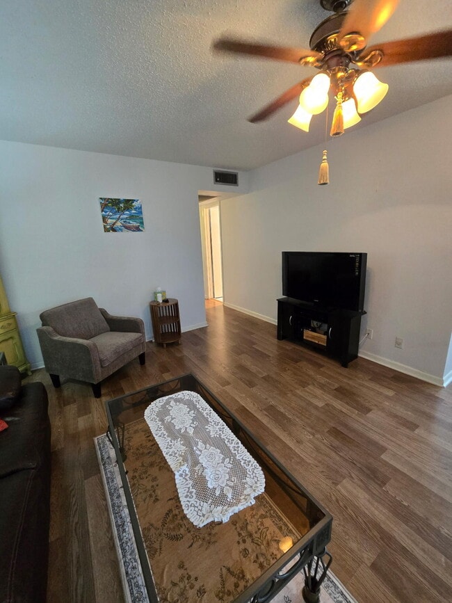 Photo - 357 Markham P Unit 357