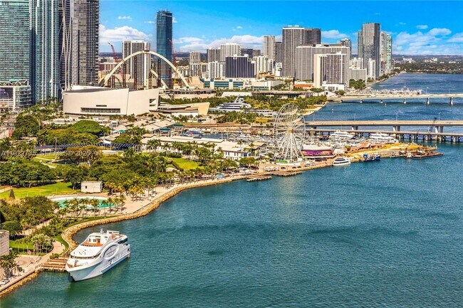 Building Photo - 808 Brickell Key Dr Unit 3603