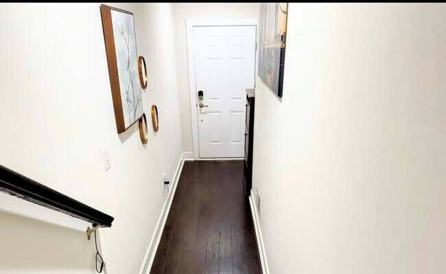 Photo - 119 Livingston Ln