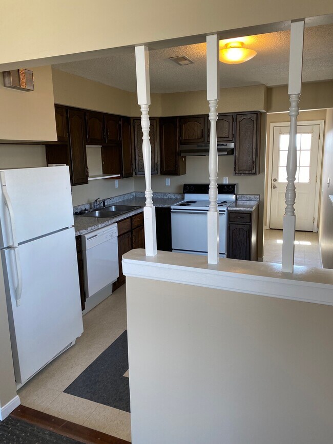 Kitchen - 103 Sibley Rd Unit C
