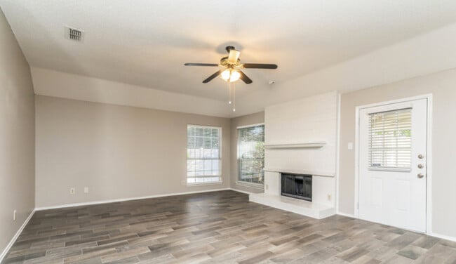 2308 Bennington Dr