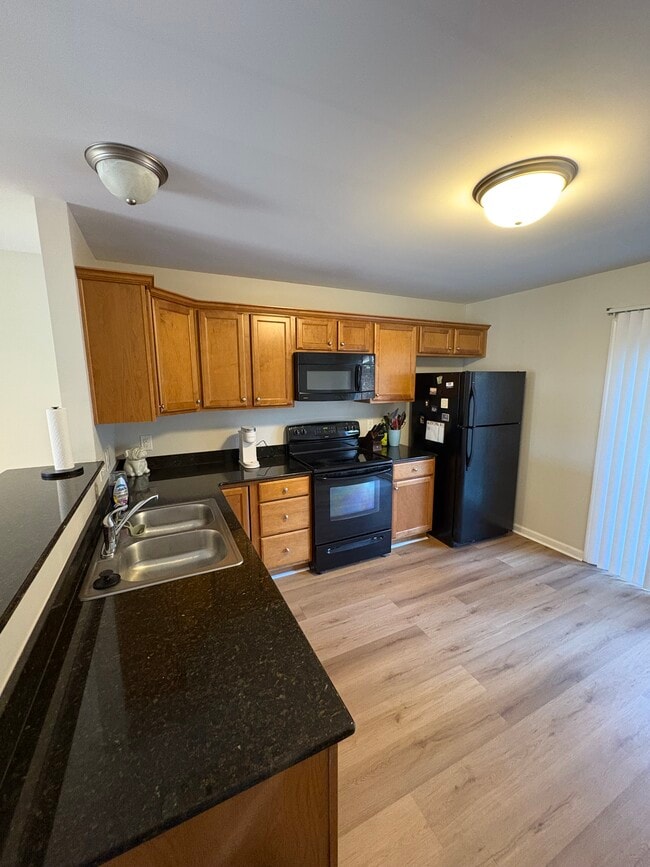 Photo - 1810 Broadway St