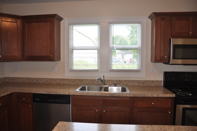 Photo - 628 Addison Ave Unit Real Quiet