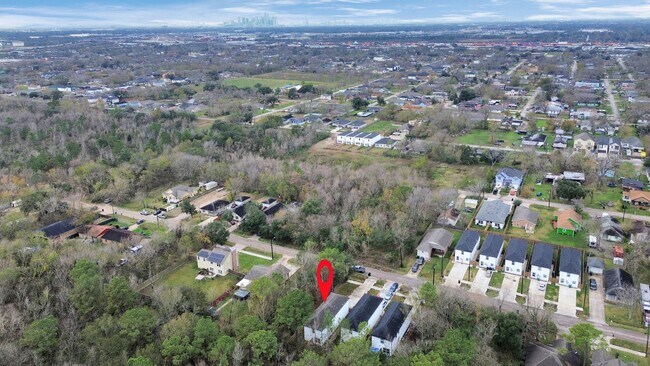 Photo - 6004 Wedgefield St