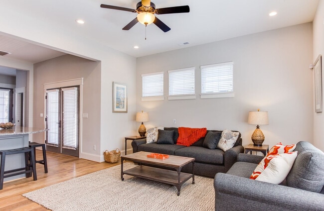 Building Photo - 408 22nd St Unit ID1248925P Rental