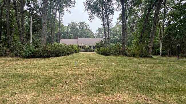 Building Photo - 199 Country Dr
