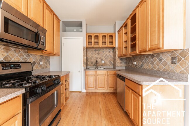 Photo - 4940 N Hamilton Ave Unidad 3