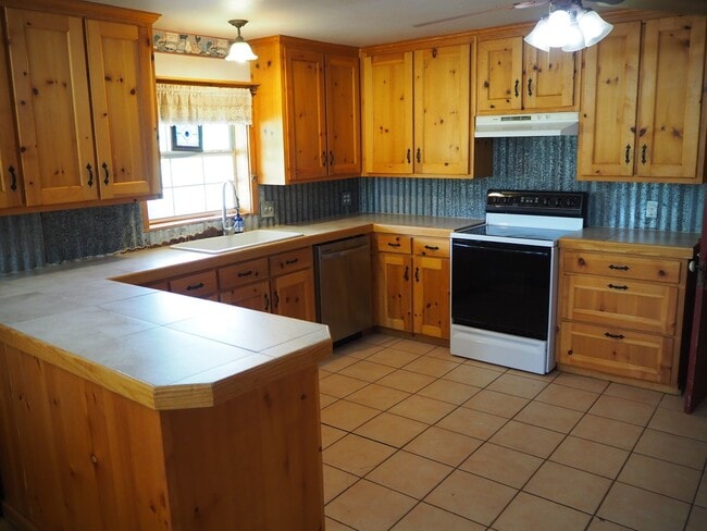 Photo - 9561 Hames Rd
