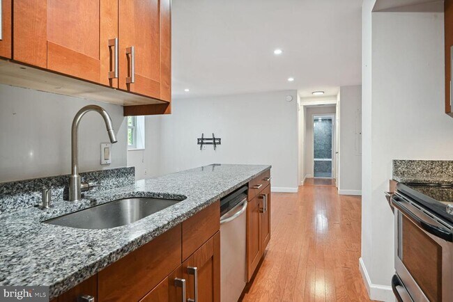 2440 16th St NW Unit 309