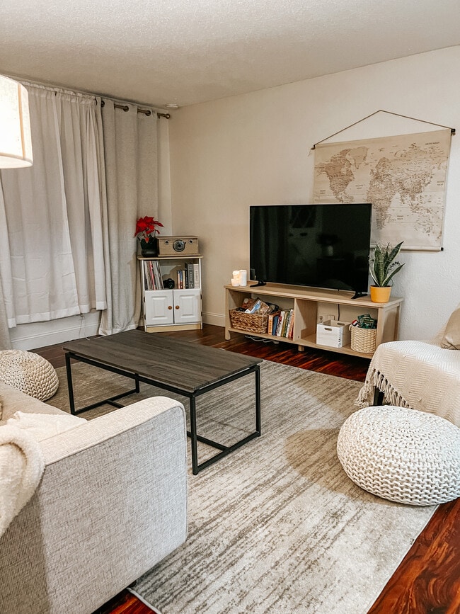 ¡Una monada en el casco antiguo de Clovis! ¡No durará mucho! - 805 Minnewawa Ave