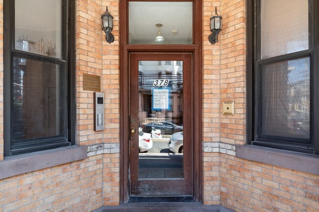 Building Photo - 378 Baldwin Ave