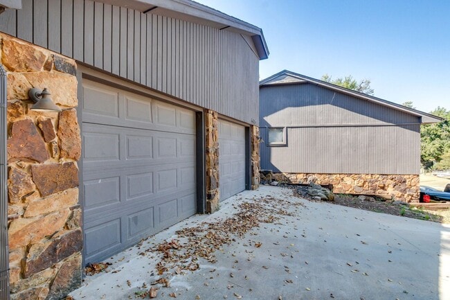 Photo - Light-Filled Mid-Century Vibes: 2BR/2BA w/...