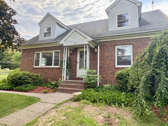 Photo - 160 Wolcott St House