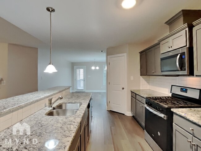 Photo - 1029 Airedale Trail