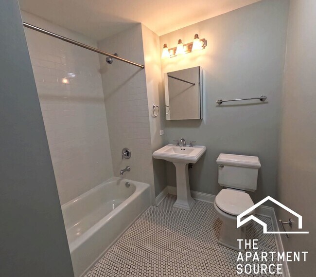 Photo - 851 N La Salle Dr Unit 1S