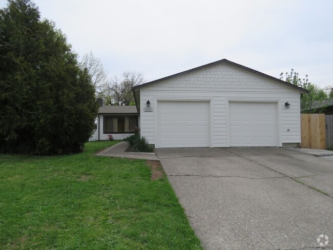 Building Photo - Remodeled Ranch 3 Bedroom 2 Bath with Larg... Rental