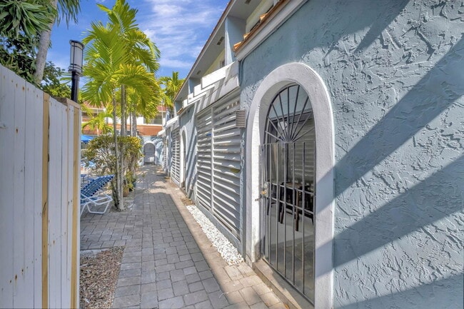 Photo - 519 NE 38th St