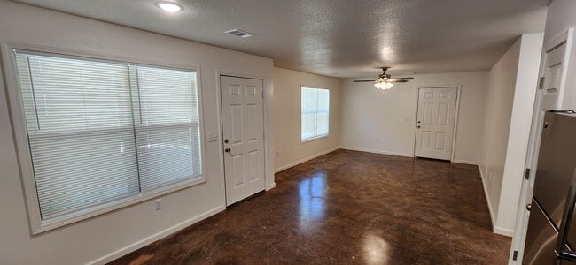 Photo - 951 Scott St