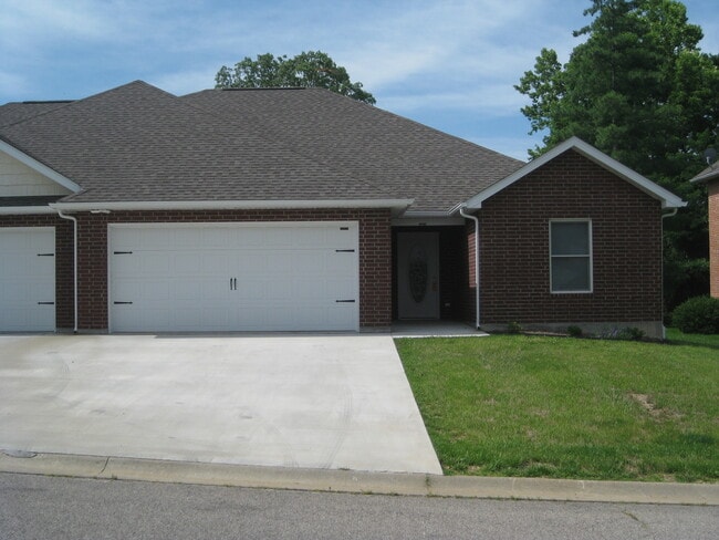 Building Photo - 11970 Village Cir Unit 1