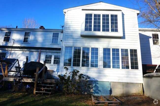 Building Photo - 33 King Philip Rd Unit B Rental