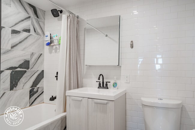 Photo - 870 New York Ave