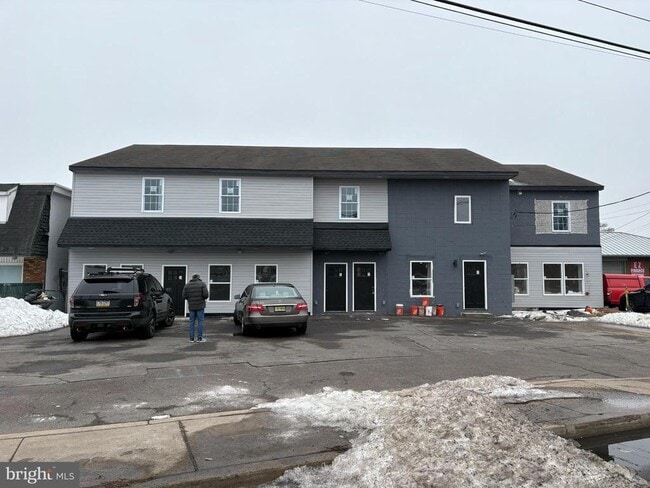 Photo - 7404 Bristol Pike Unit 1