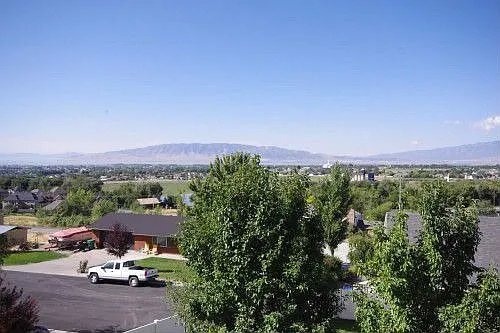 3677 W Avanyu Dr