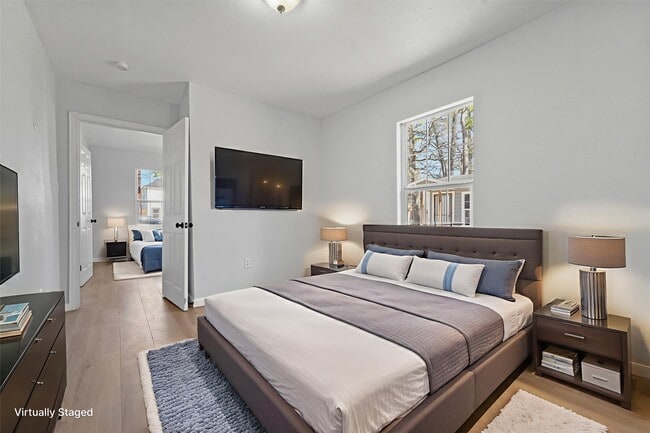 Photo - 8030 Record St