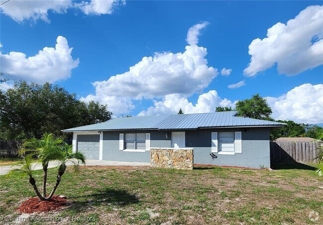Building Photo - 3302 Dolphin Dr Rental