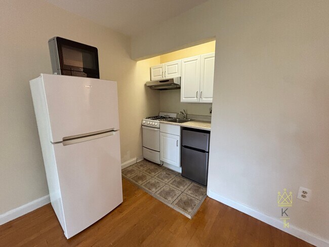 42 Dean Rd Unit 5