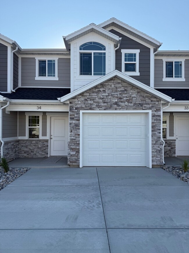 Building Photo - 2070 N 325 E