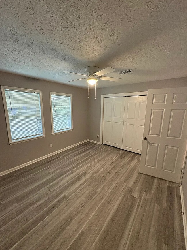 Photo - Room in House on Pinedale Cir NW