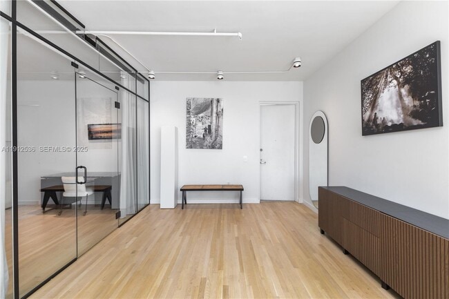 Photo - 1700 Meridian Ave Unit 406