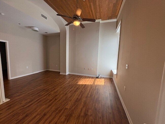 Photo - 478 Poplar St Unit 2