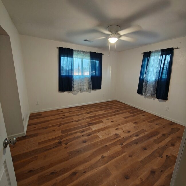 Building Photo - 987 Seminole Trl